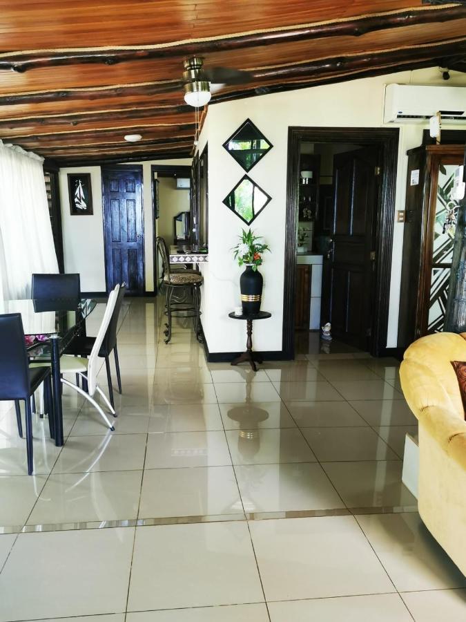 Villa Guarias Πουνταρένας Εξωτερικό φωτογραφία